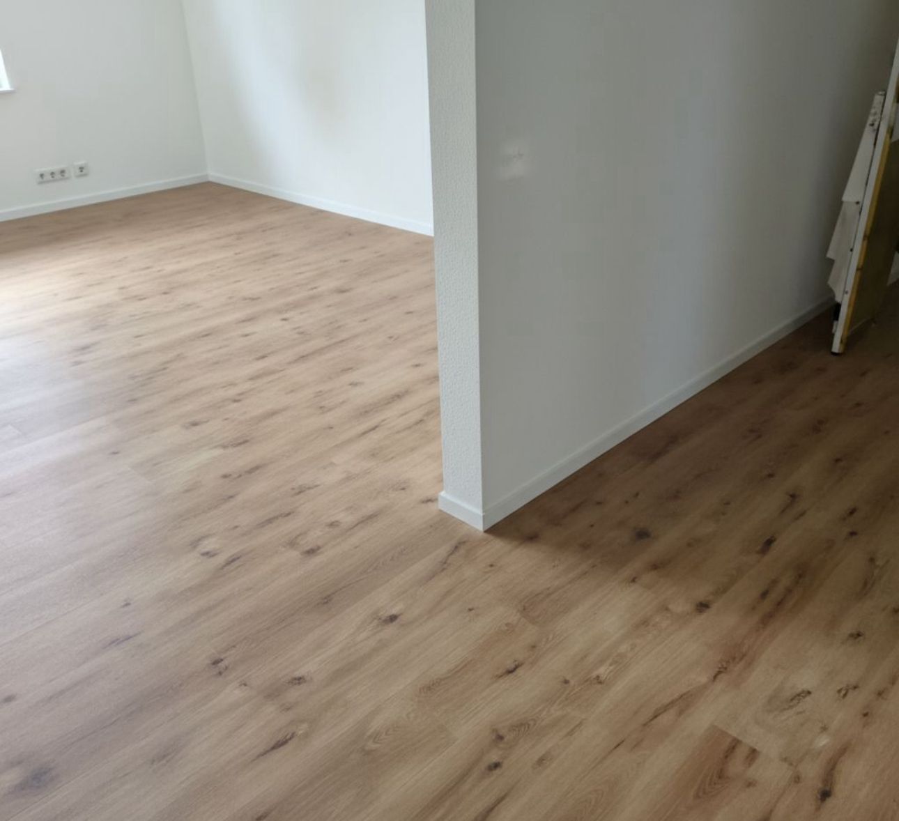 Professionelle Bodenbeläge - Parkett und Laminat